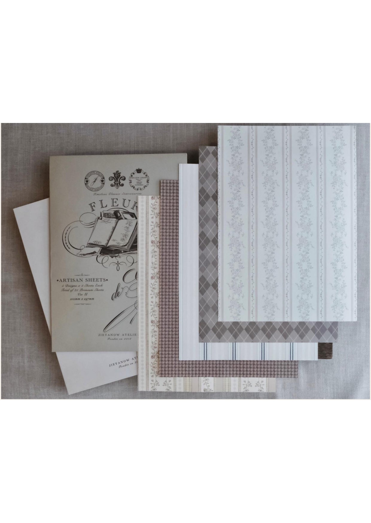 A4 papier blok van het merk Jieyanow Atelier - Fleru de Grace II